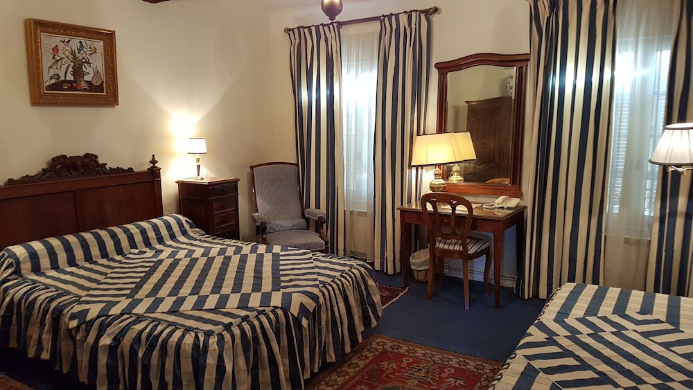 Hôtel Cardinal 8/58