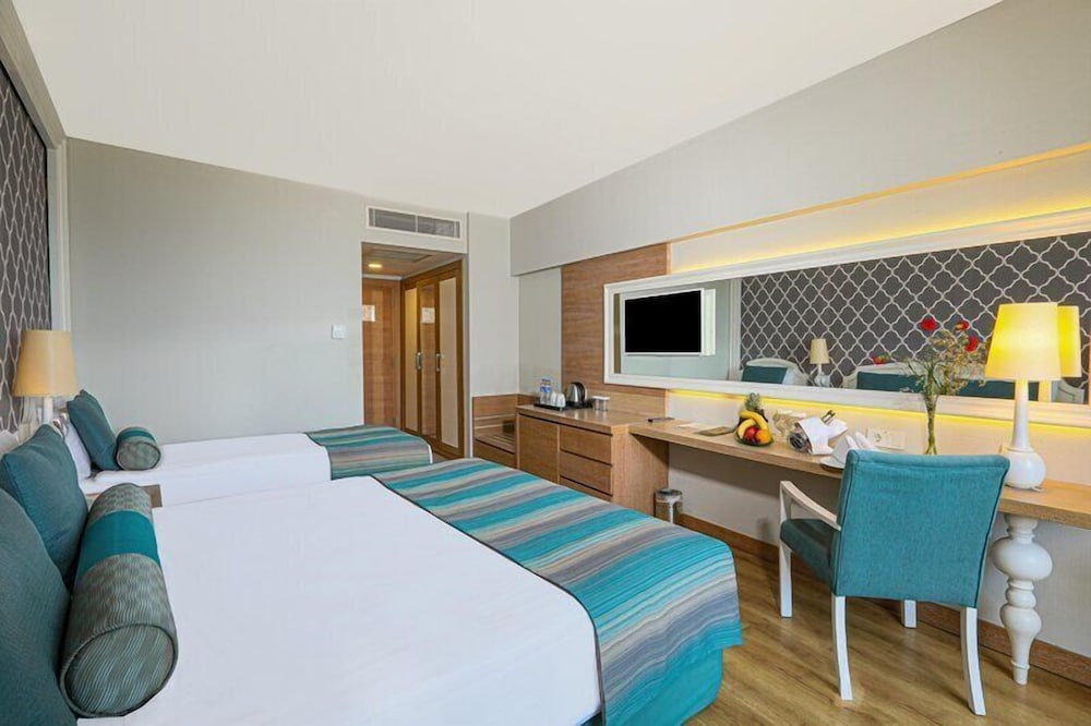 Sherwood Exclusive Lara in ANTALYA
