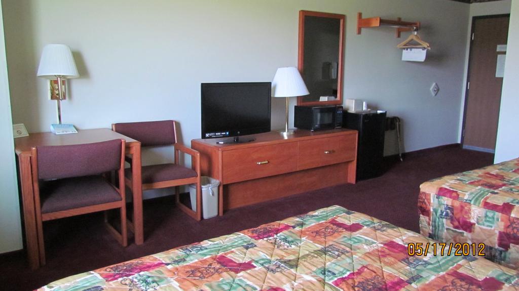 Travelers Lodge & Suites 11/12
