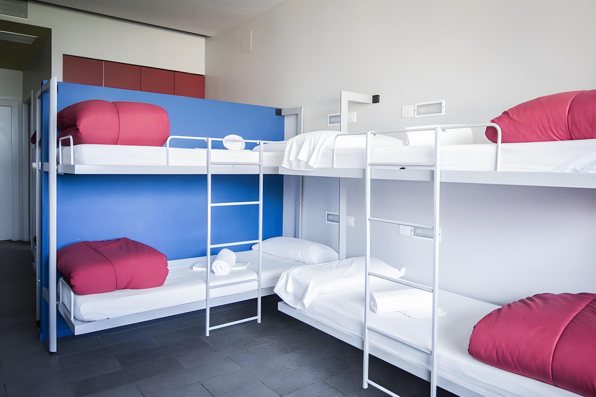 Room, Quintuple