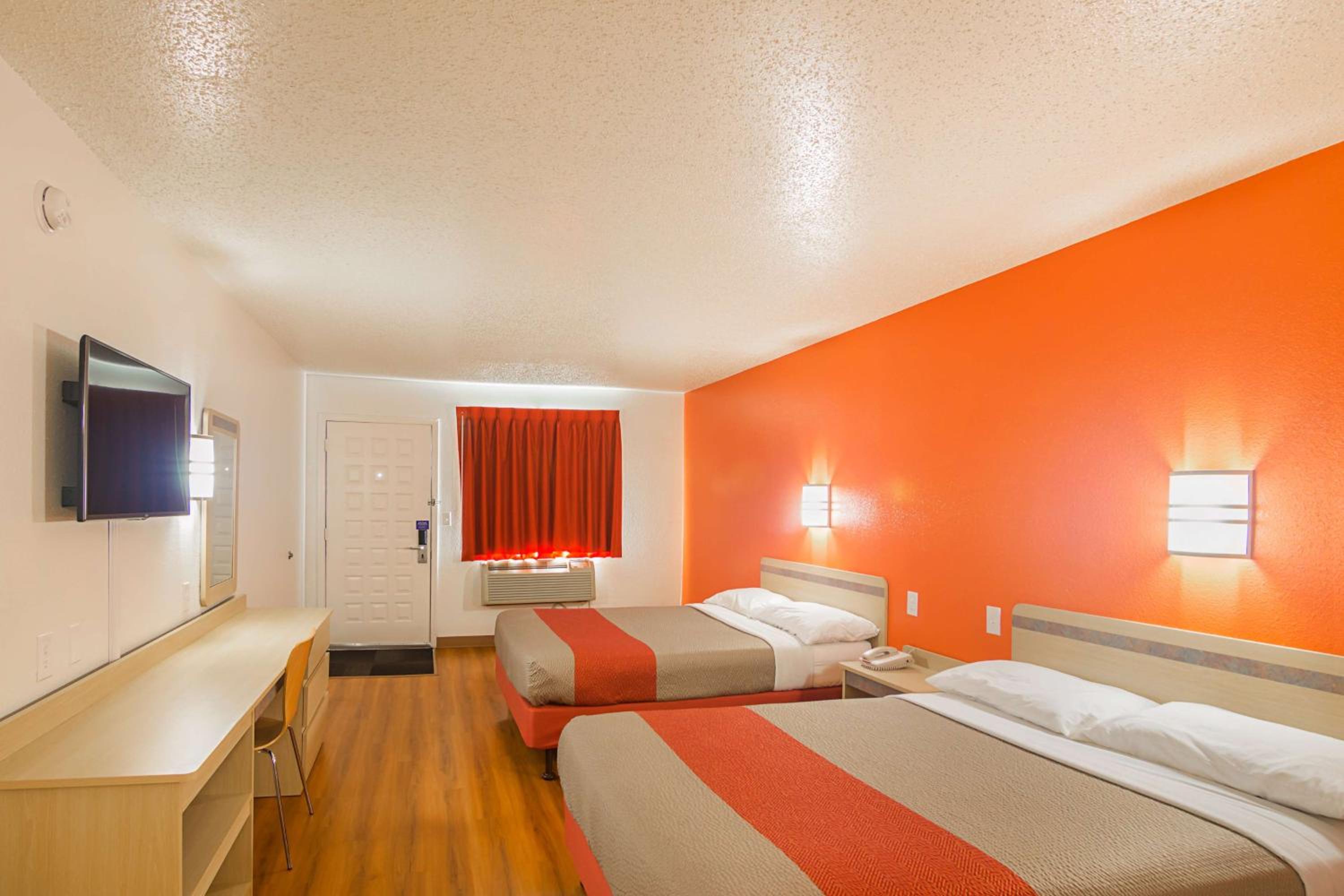 غرفة بسريرين كوين لذوي الإعاقة، Motel6 Lawton, OK 3/9