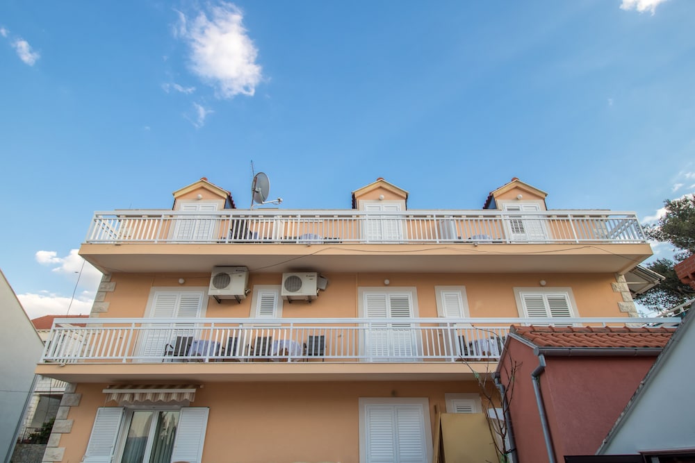 Villa Voinic 2/50