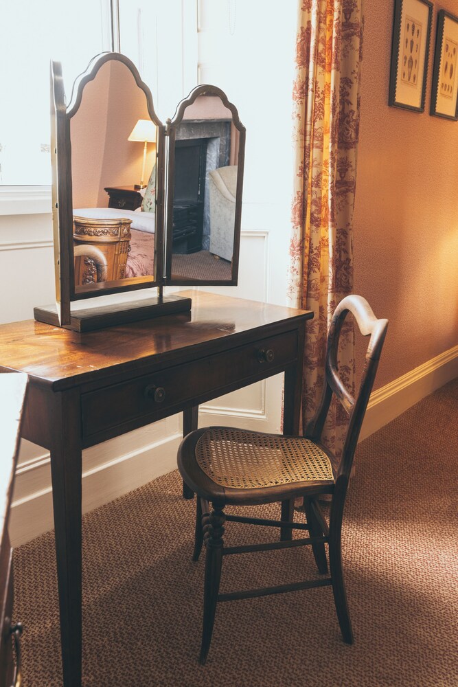 Rowton Castle Hotel 40/50