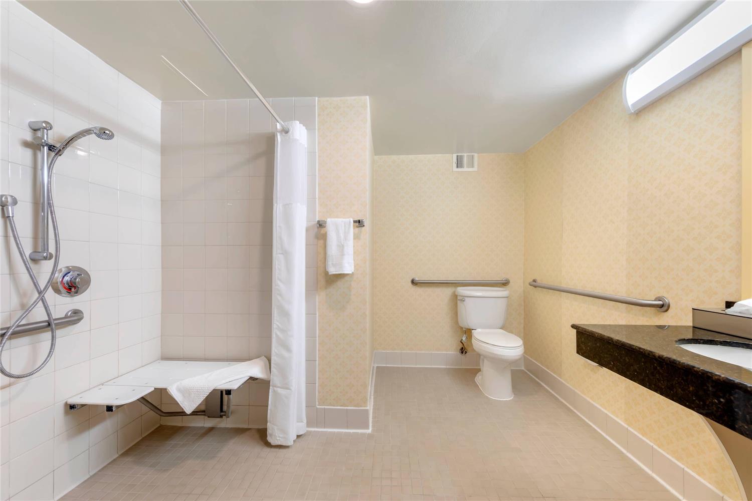 Clarion Hotel Anaheim Resort 45/45