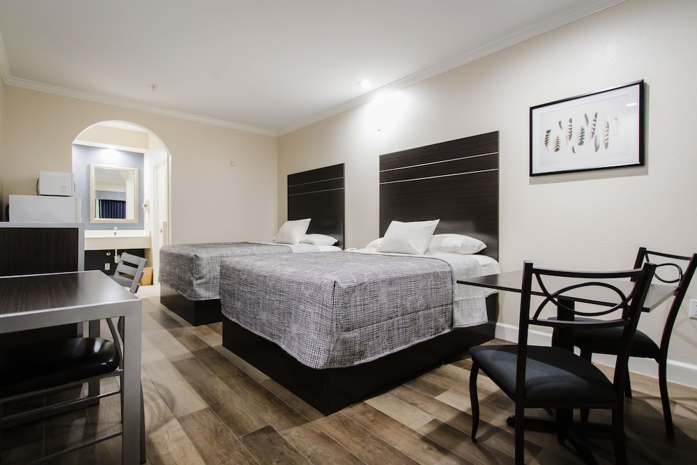 Scottish Inns & Suites Willowbrook Houston 11/33