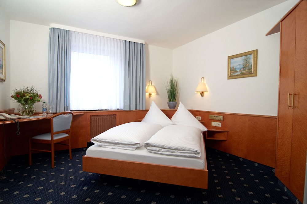 HOTEL WÜRTTEMBERGER HOF 10/44