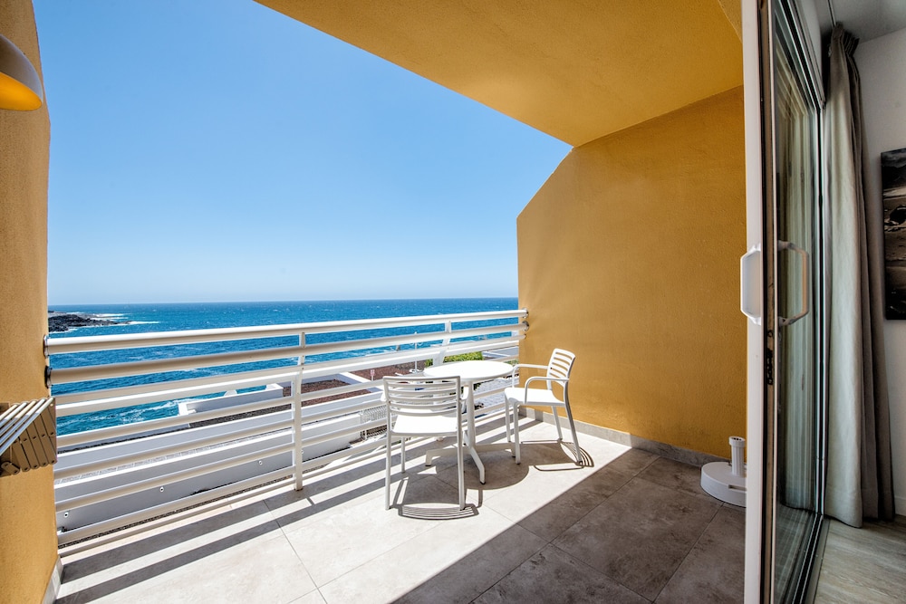 Atlantic Holiday Hotel 27/72