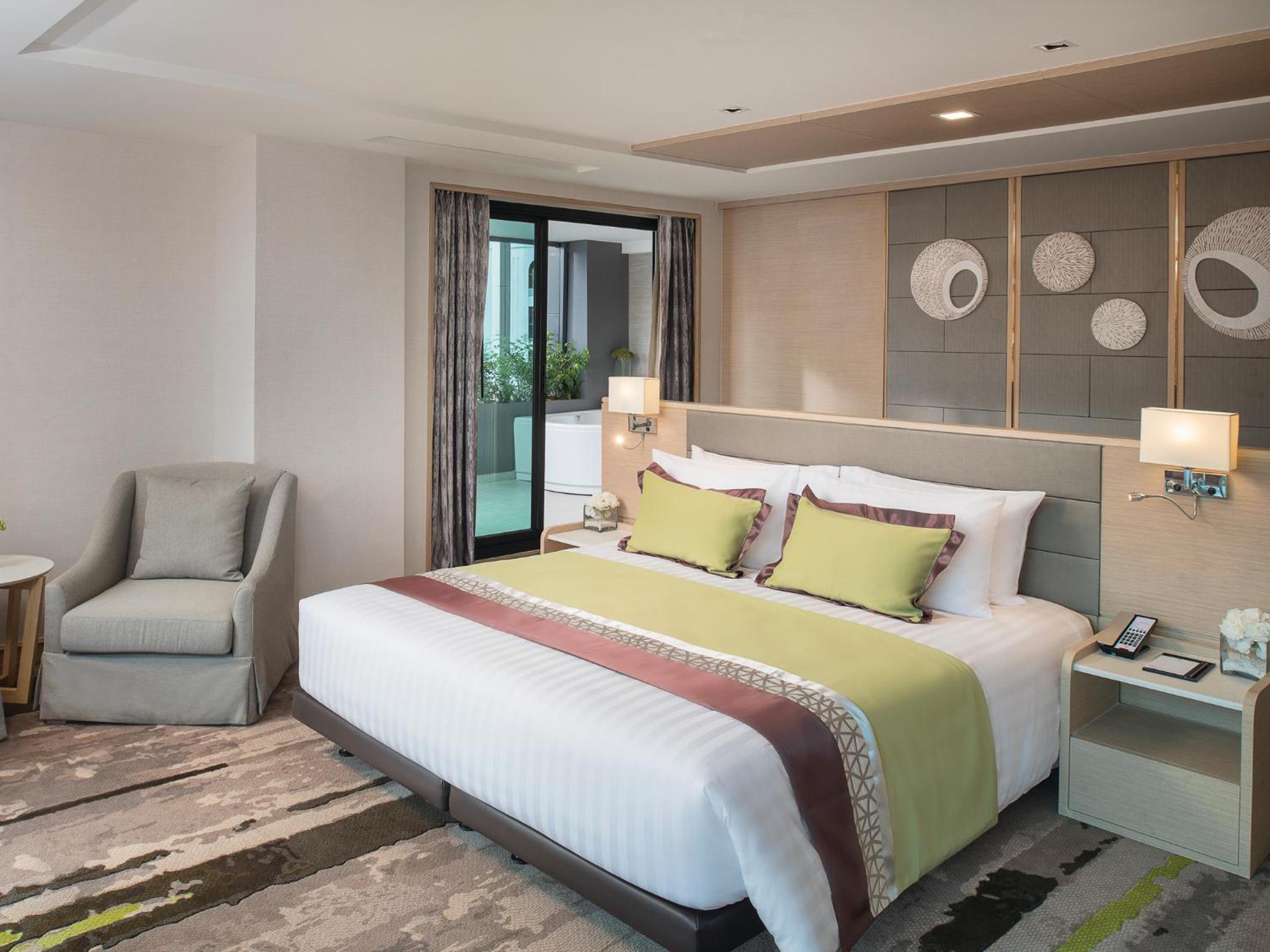 Jacuzzi Suite