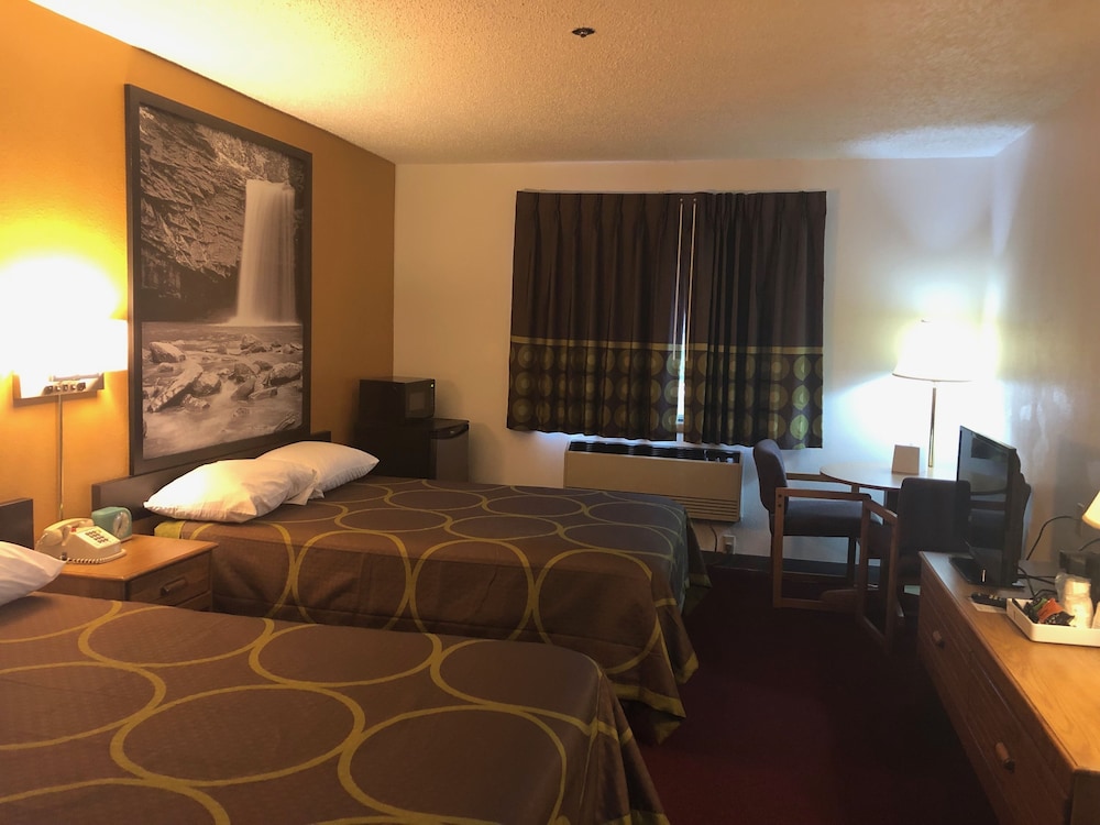 غرفة بسريرين مزدوجين، Super 8 by Wyndham Front Royal 4/5