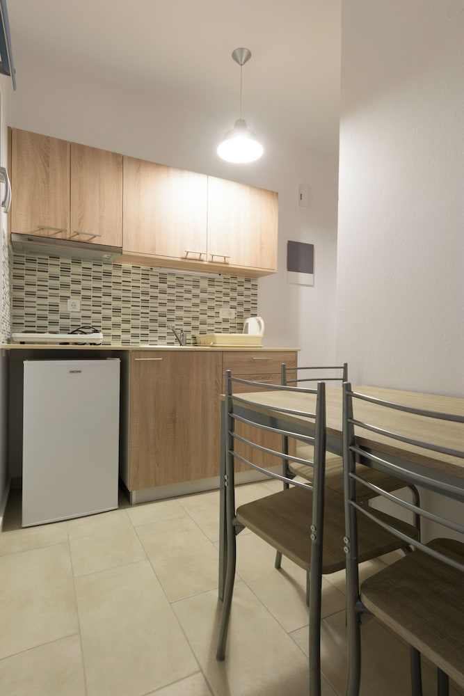 Socrates Apartments &amp; Restaurant 37/48