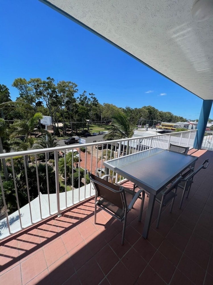 WHITE CREST LUXURY APARTMENTS 18/50