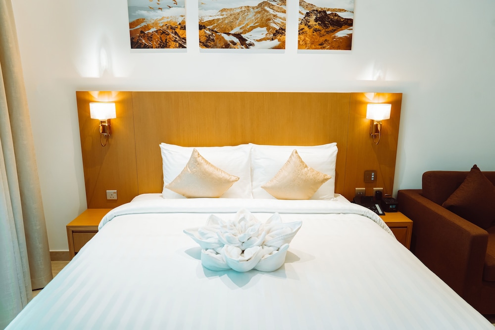 HE Hotel Apartments 10/50