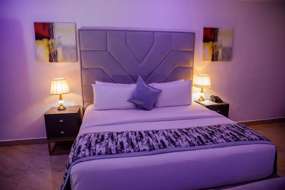 Hotel Aries Suites 8/22