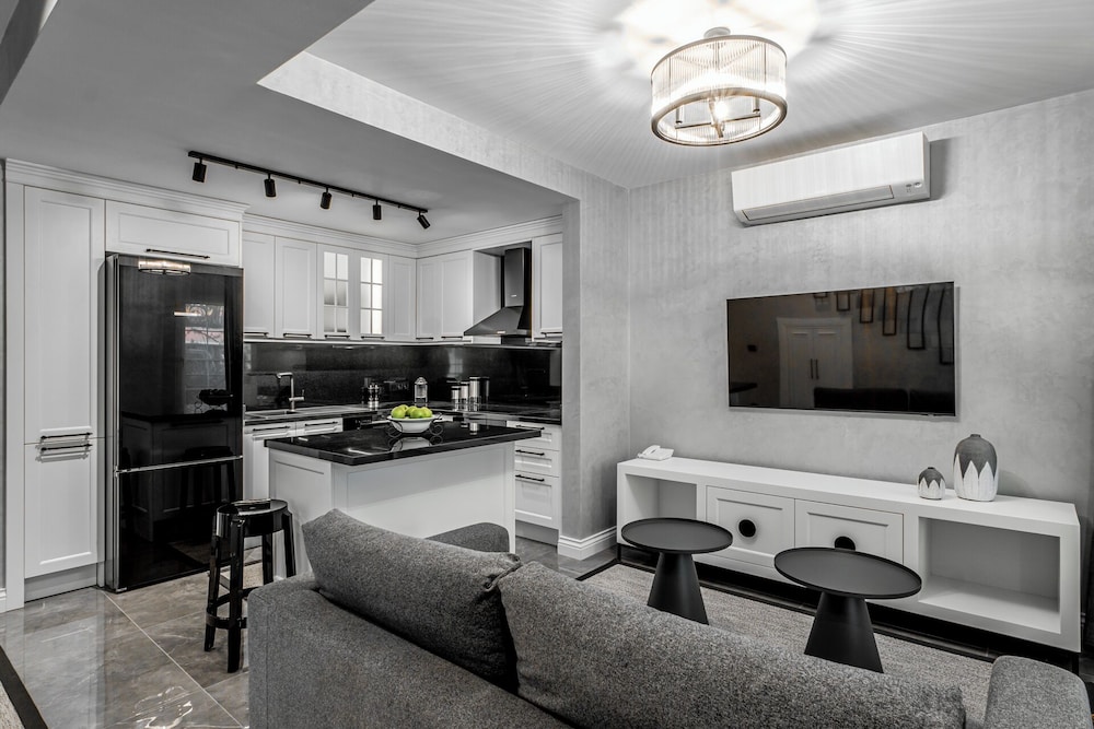 Ena Boutique Hotel 25/50