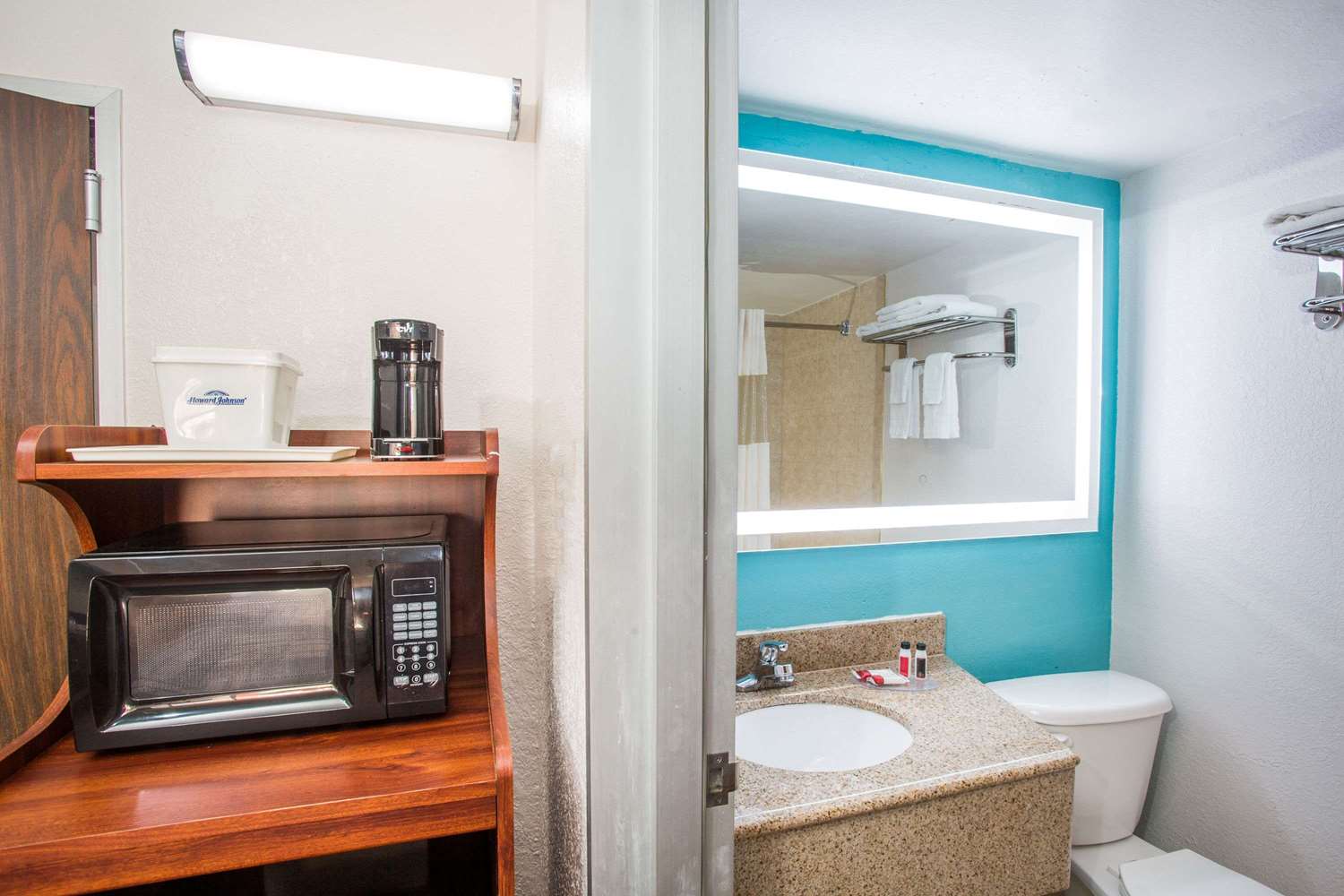 Howard Johnson By Wyndham Winter Haven Fl 22/22