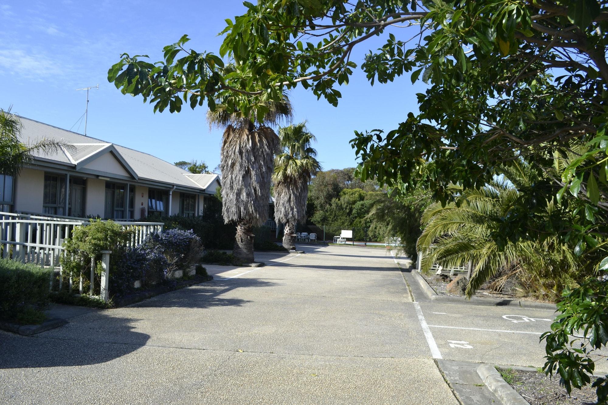 Sunnymead Hotel 41/48