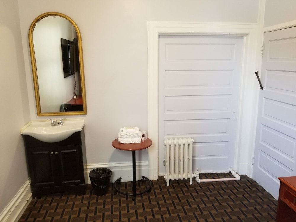 Perramont Hotel 21/23