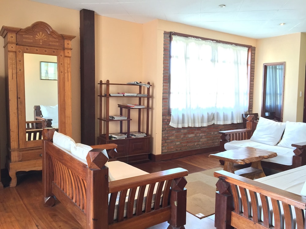 Mango Valley Hotel 1 24/67