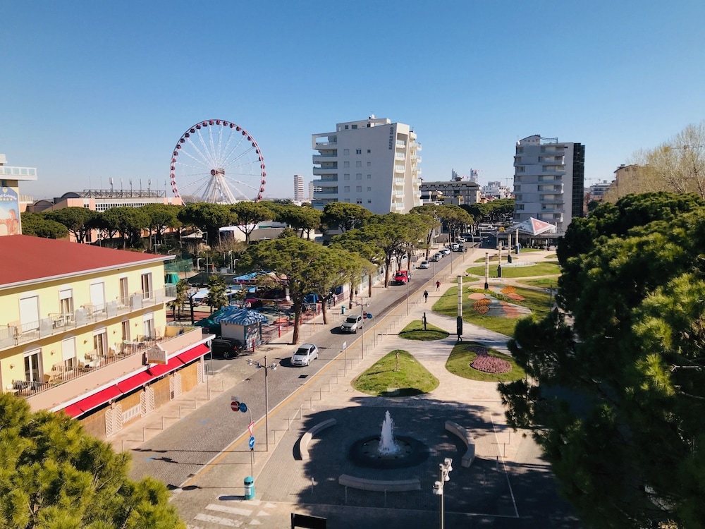 Hotel Cristina 41/45