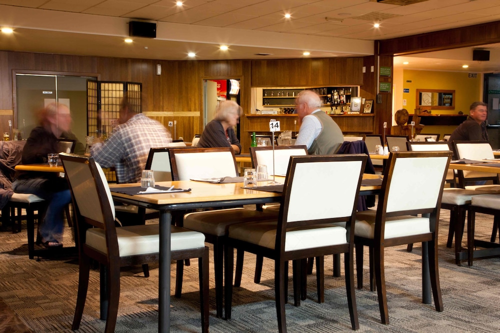 Auckland Airport Kiwi Hotel 56/62