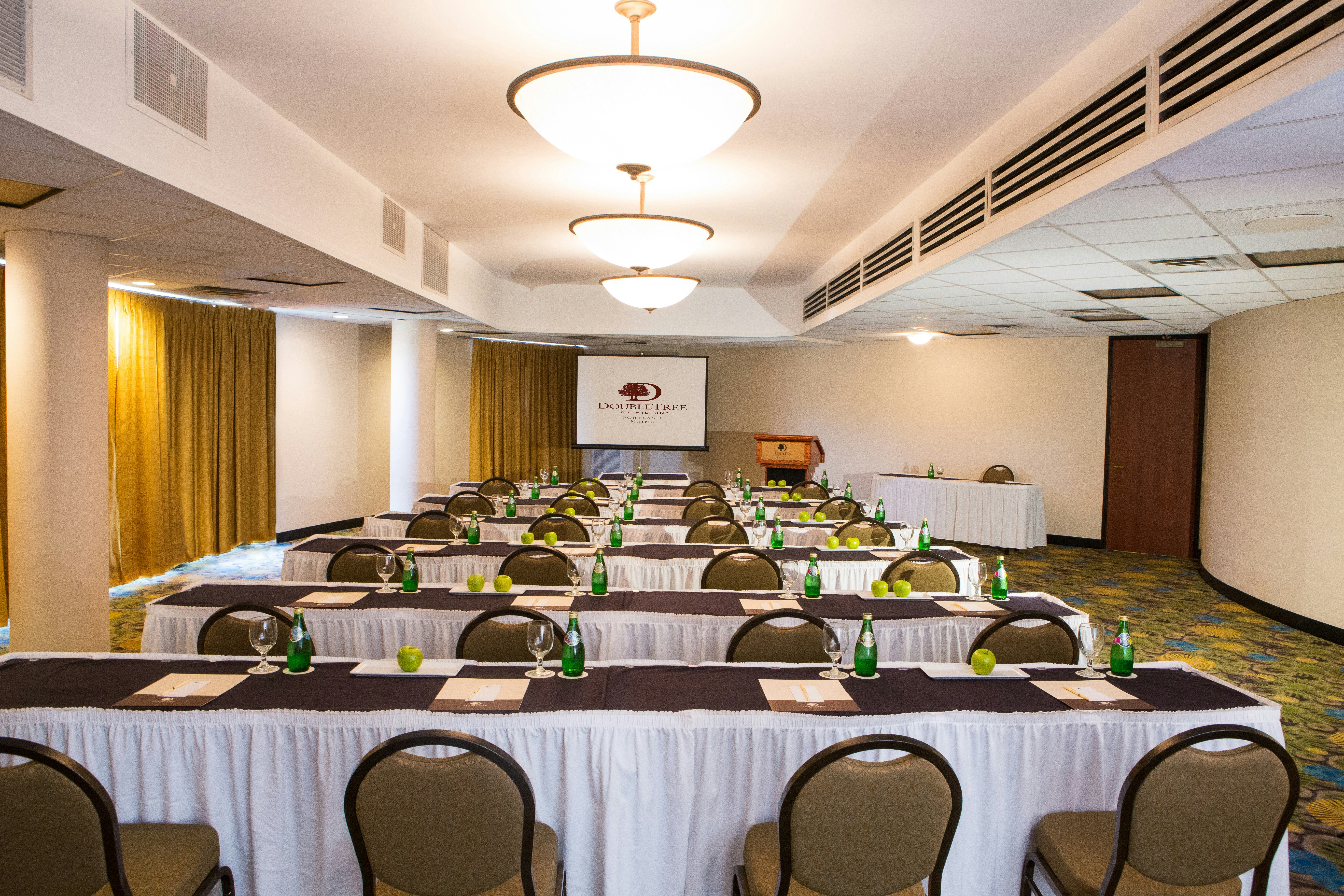 Doubletree By Hilton Portland Me 56/61