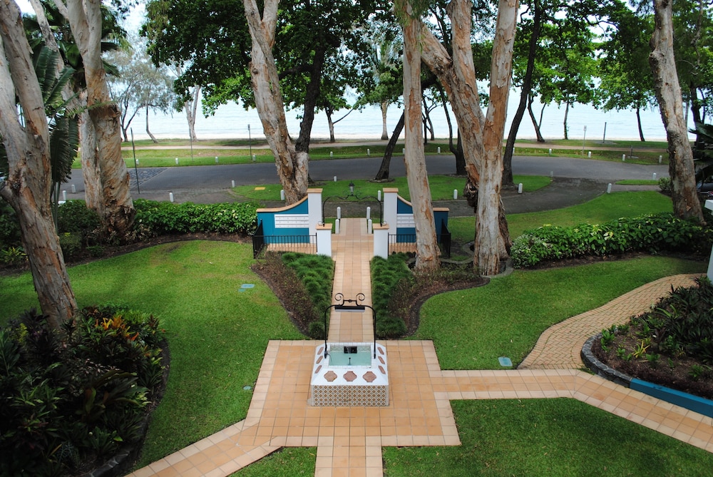 Beachview Apartments at Villa Paradiso 41/50