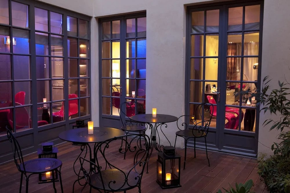 Hotel Le Petit Paris 44/63
