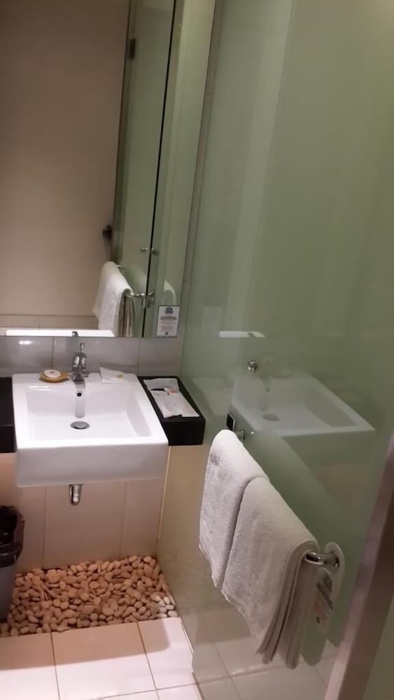 V HOTEL JAKARTA 14/45