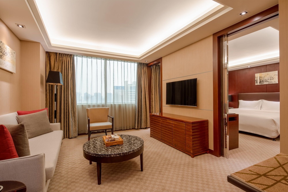 Swiss Grand Xiamen 34/50