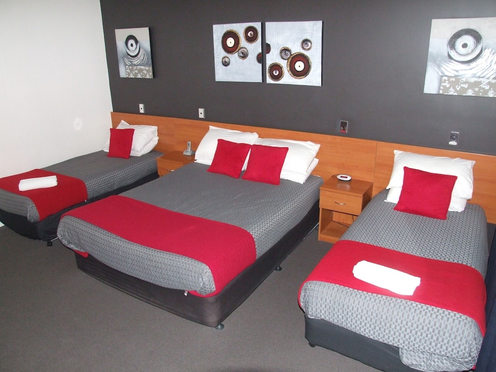 IBIS STYLES BROKEN HILL 14/48