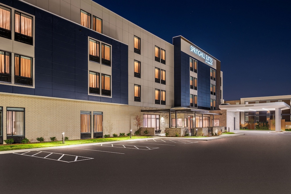 SpringHill Suites by Marriott Menomonee Falls 19/22