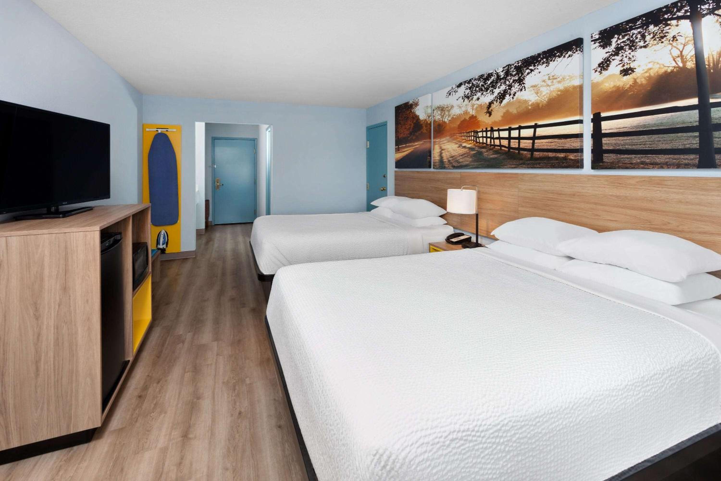 غرفة ديلوكس بسريرين كوين، Days Inn & Suites by Wyndham Siler City 3/7