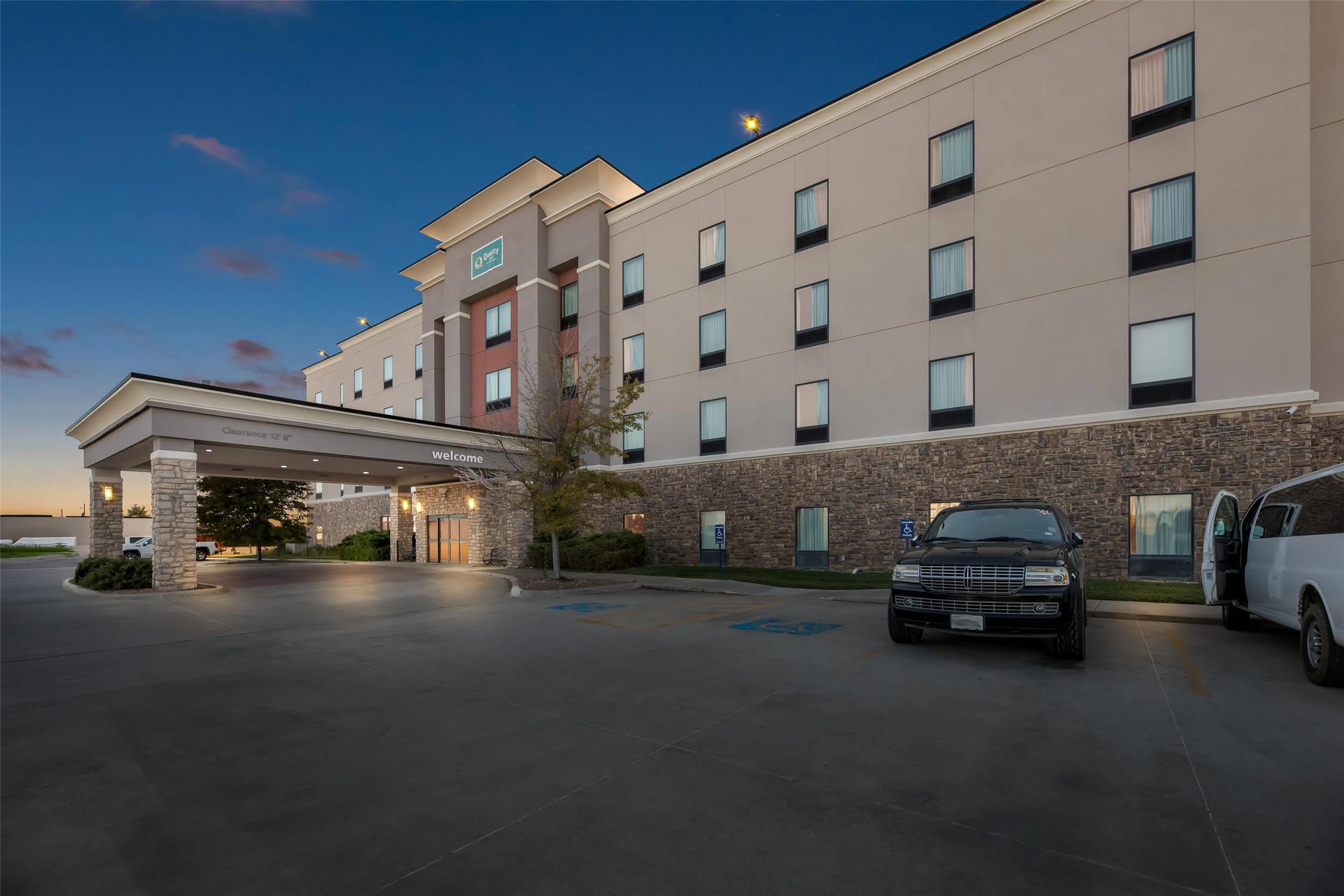 Quality Inn - Pratt 26/28