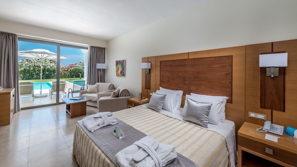 Apollo Blue Hotel 8/50