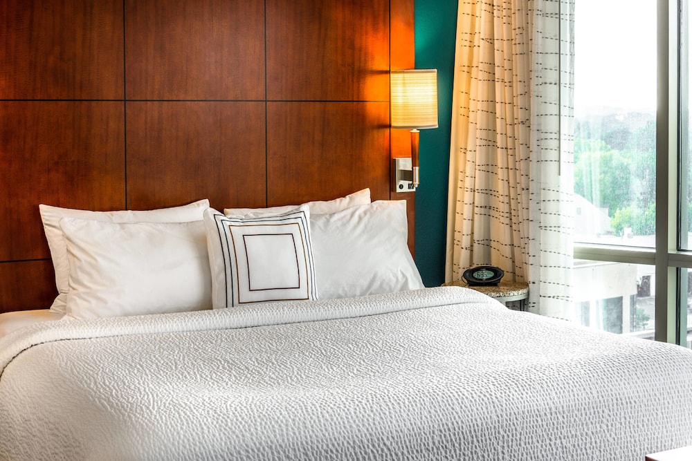 Residence Inn by Marriott Arlington Courthouse 8/29
