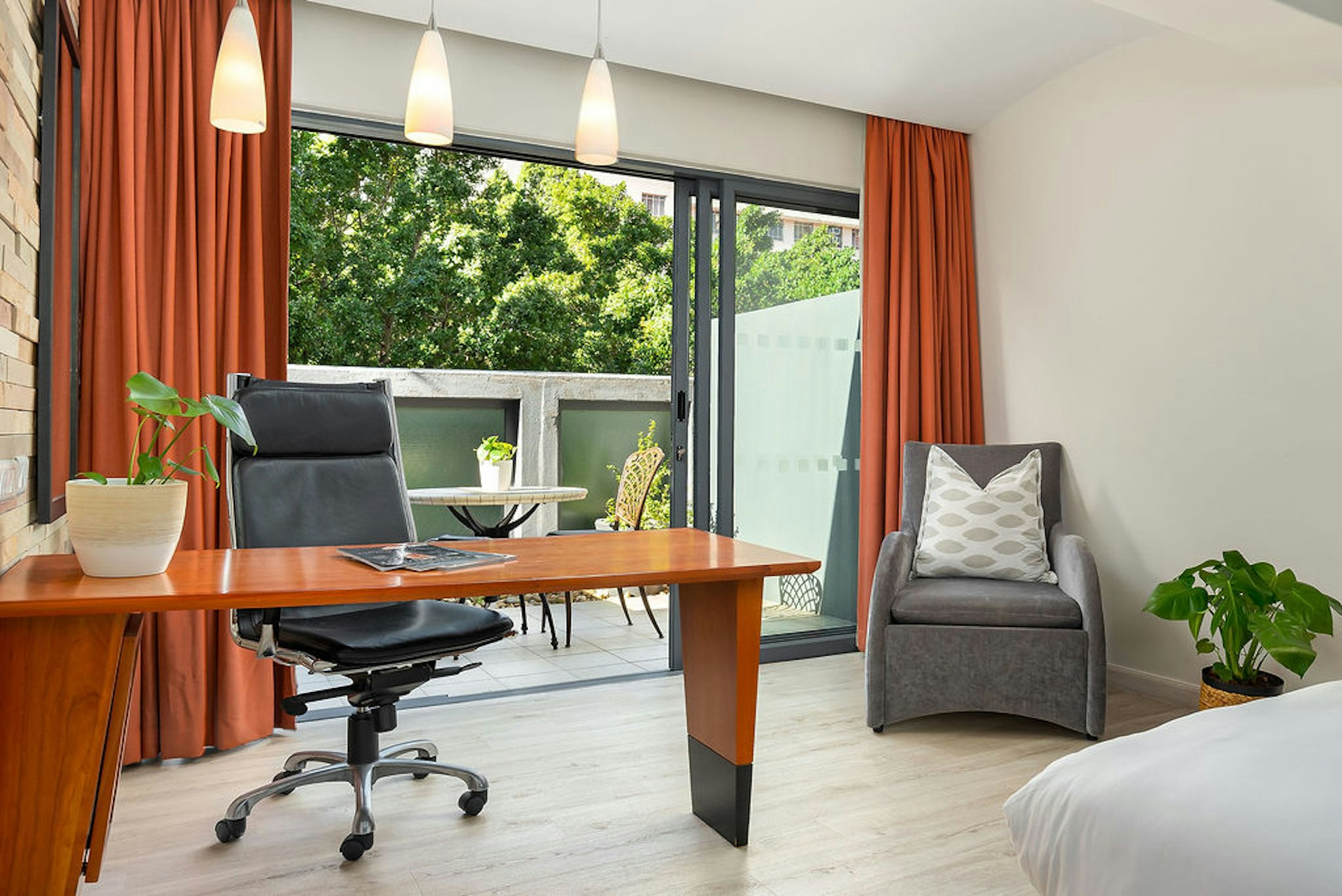 Townhouse Hotel and Conference Center 32/55