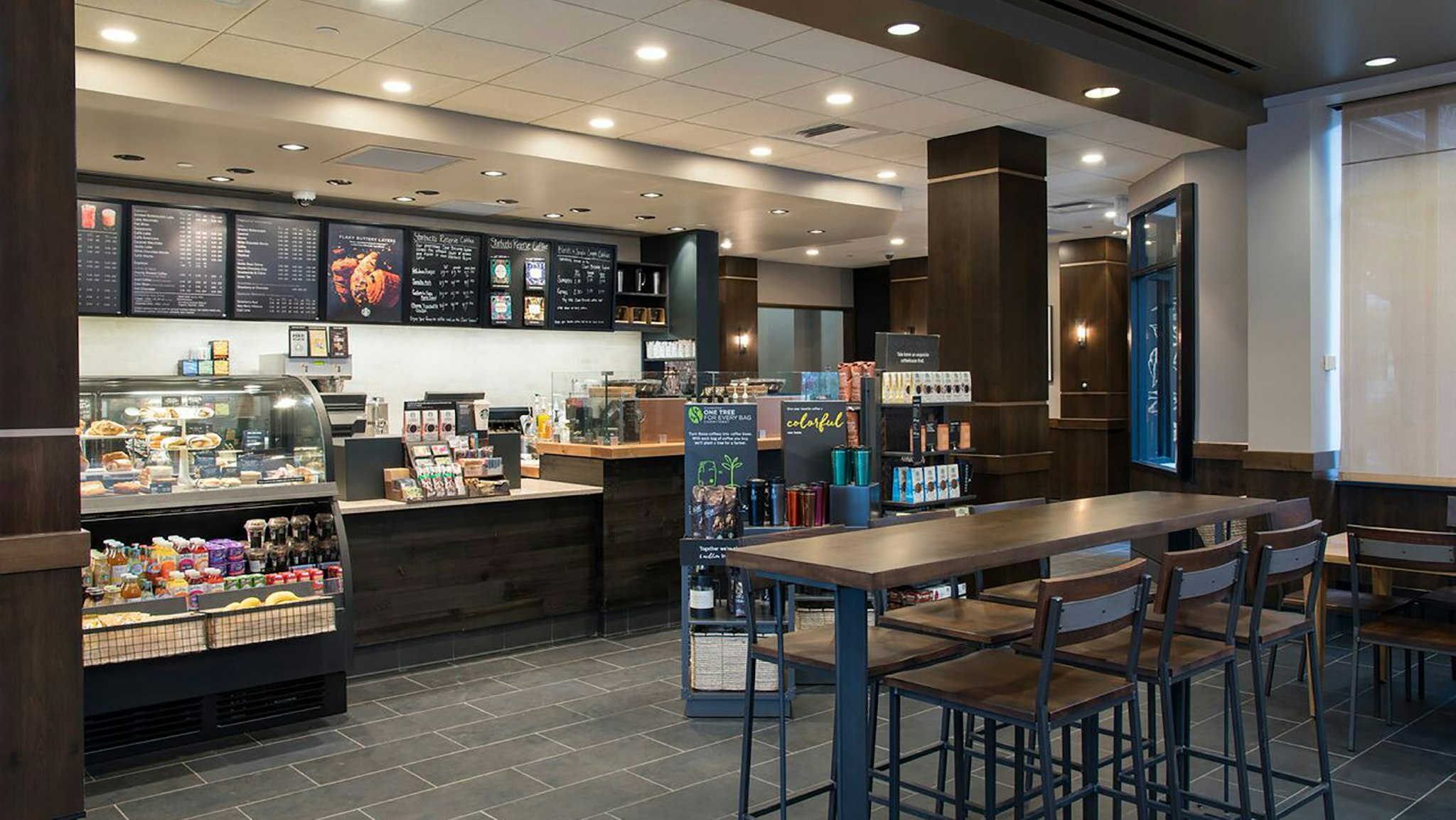 Amway Grand Plaza, Curio Collection by Hilton 48/65