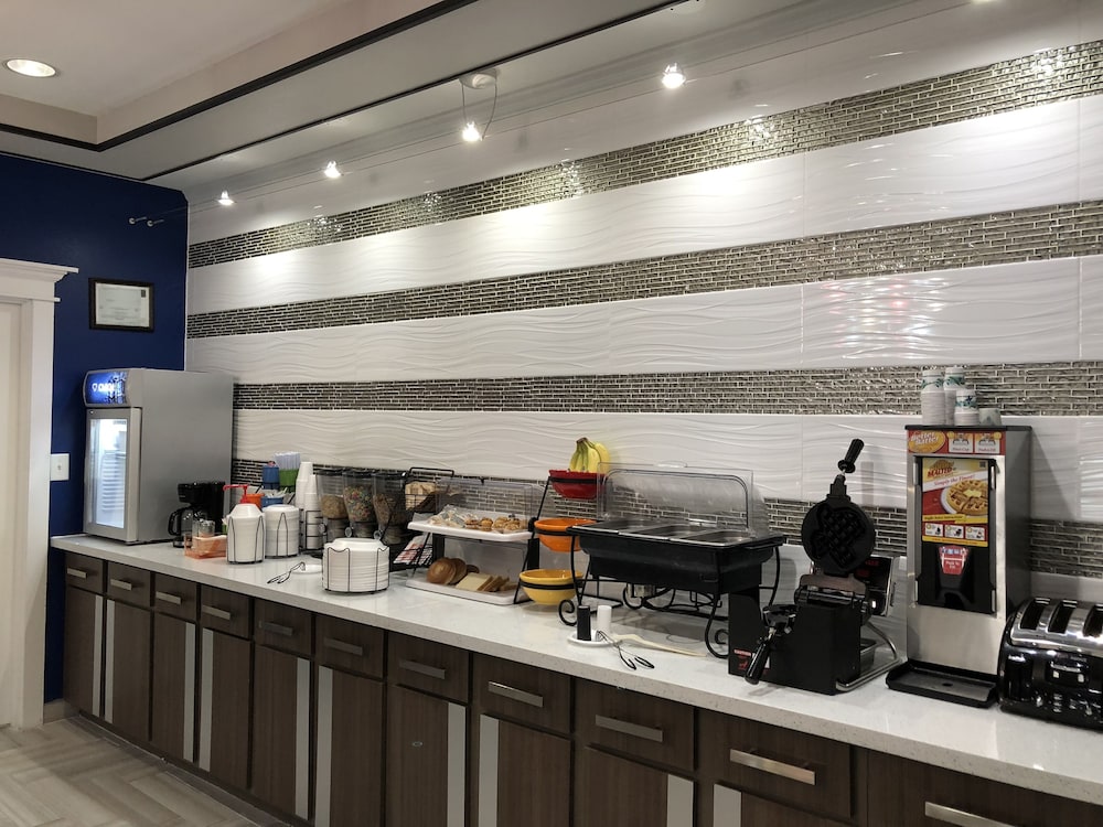 Executive Inn And Suites Joaquin 24/33