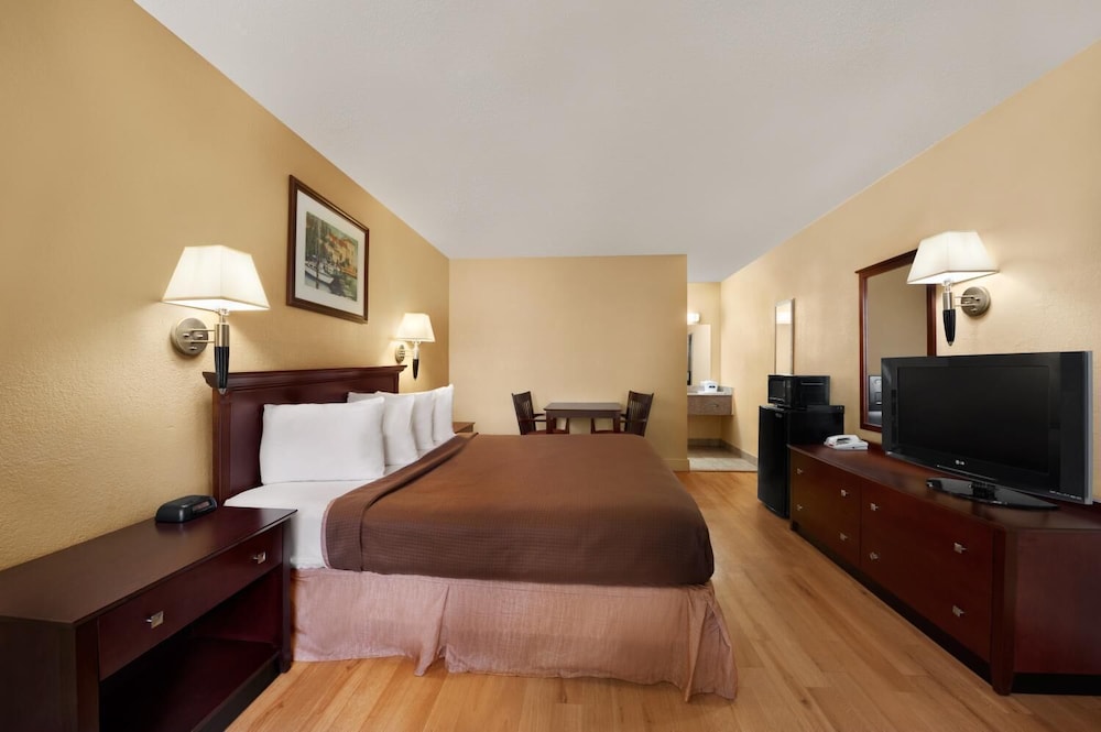 Americas Best Value Inn Orlando 17/93