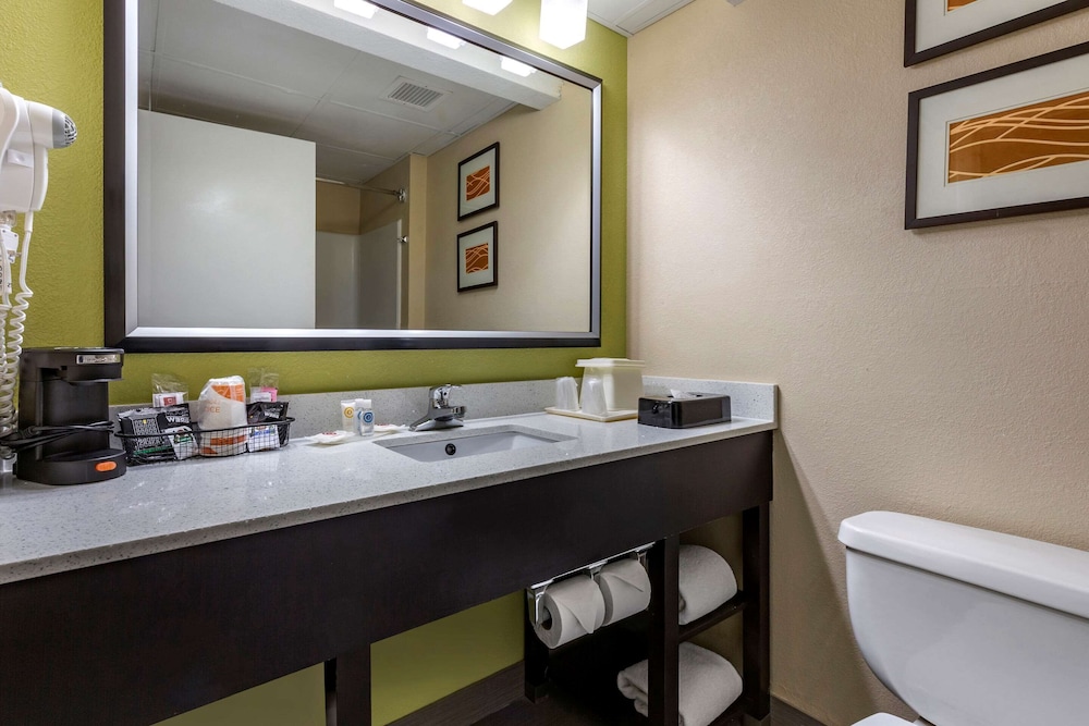 Clarion Pointe Apex - Holly Springs 31/43