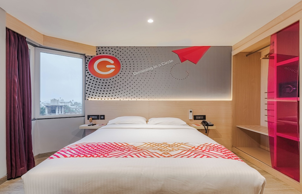 Luxe Queen Room