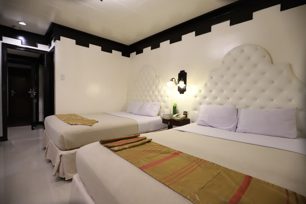 Camelot Hotel Quezon City powered by Cocotel 28/75