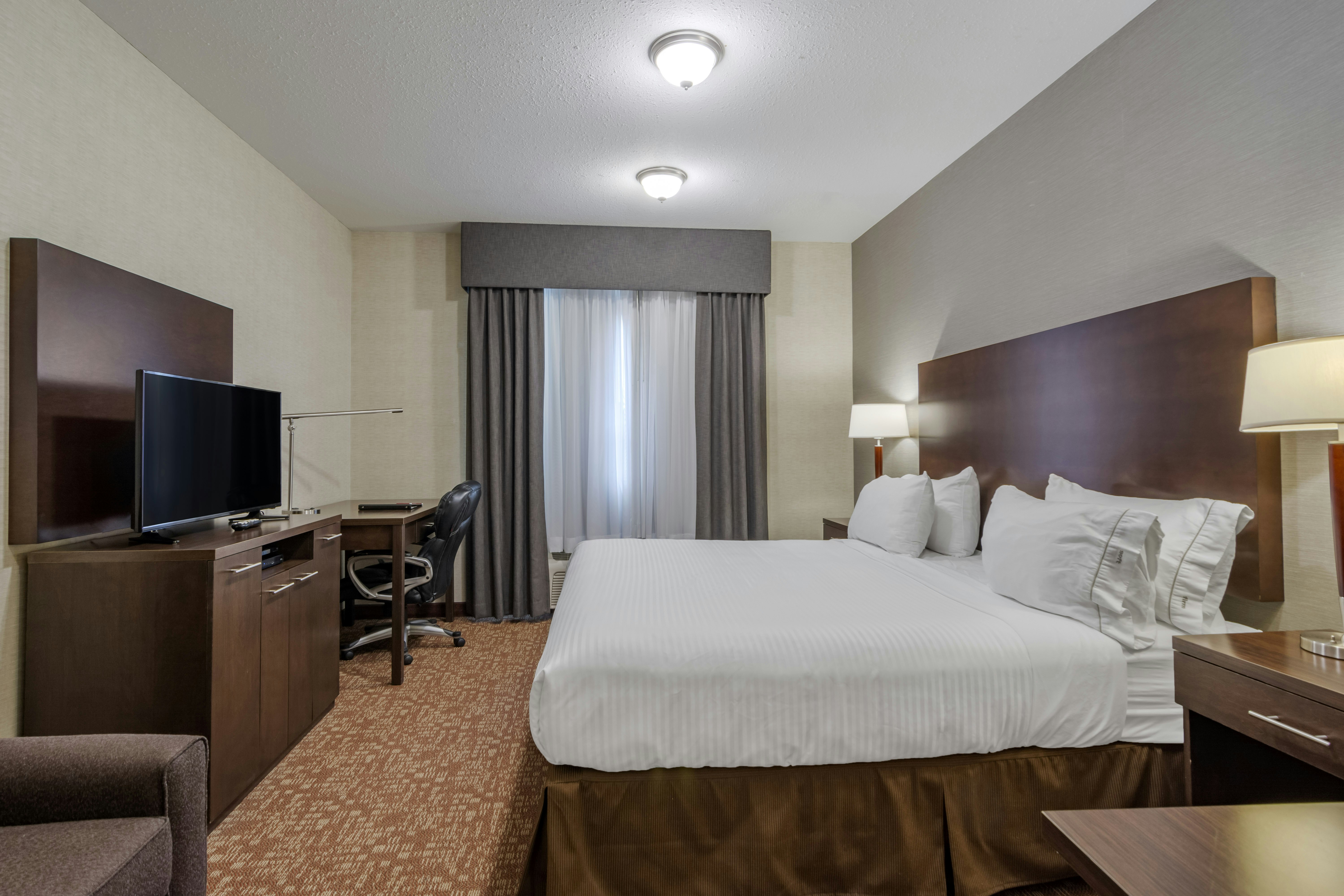 Devonian Hotel Suites 9/35