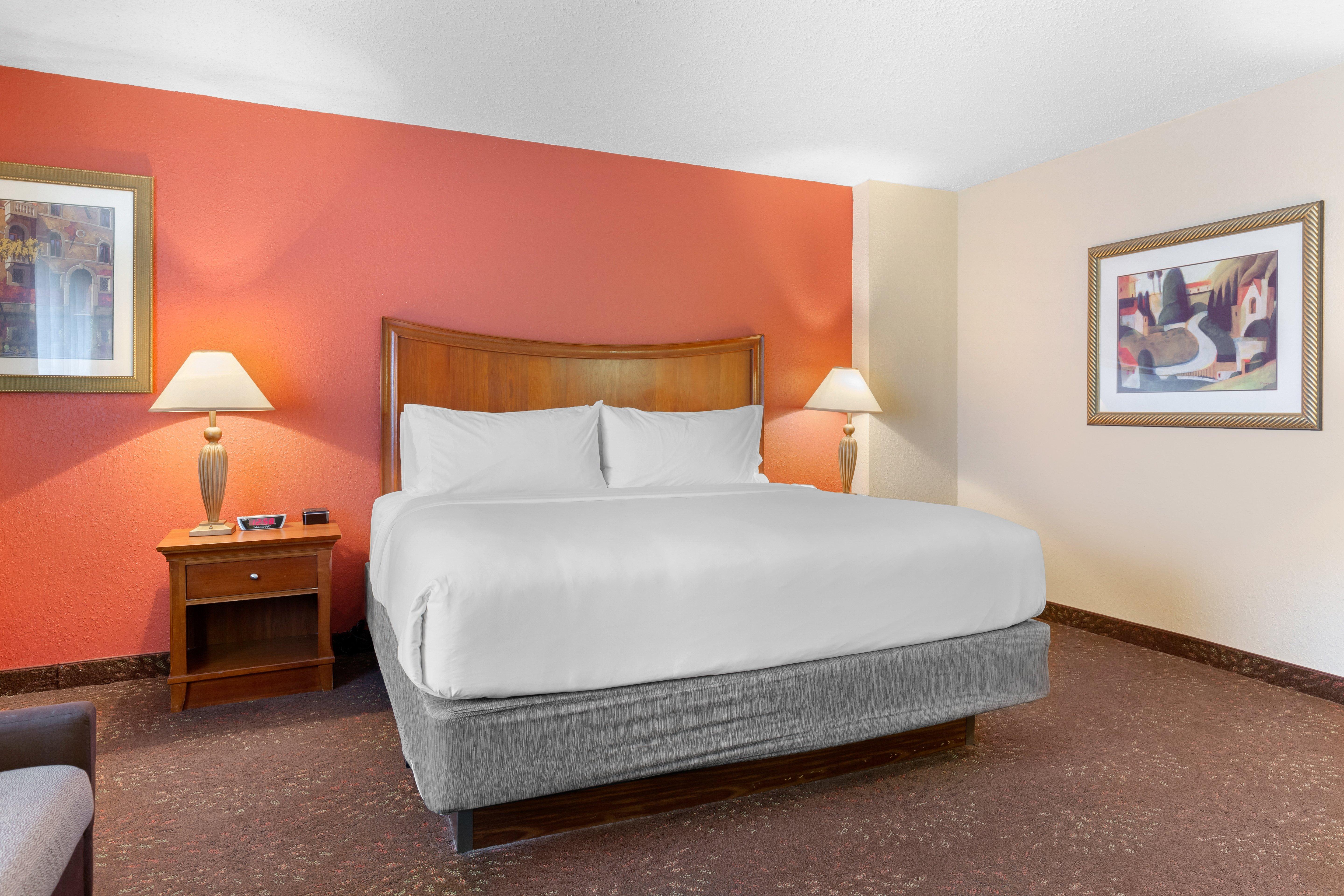 غرفة بسرير كوين لذوي الإعاقة، Holiday Inn Express Chicago Downers Grove 2/4