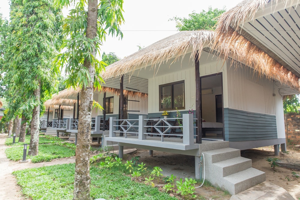 Adarin Beach Resort (ex New Lapaz Villa) 3/65