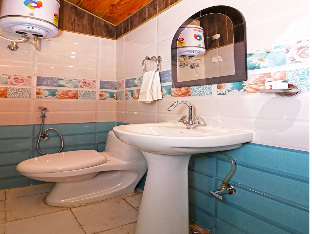 Damyanti Residency Hotel 50/50