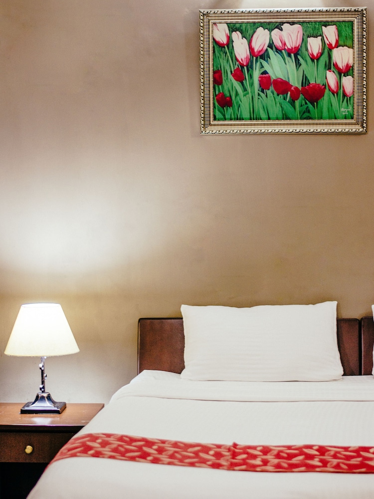 HANU REDDY RESIDENCES - WALLACE GARDEN 22/50