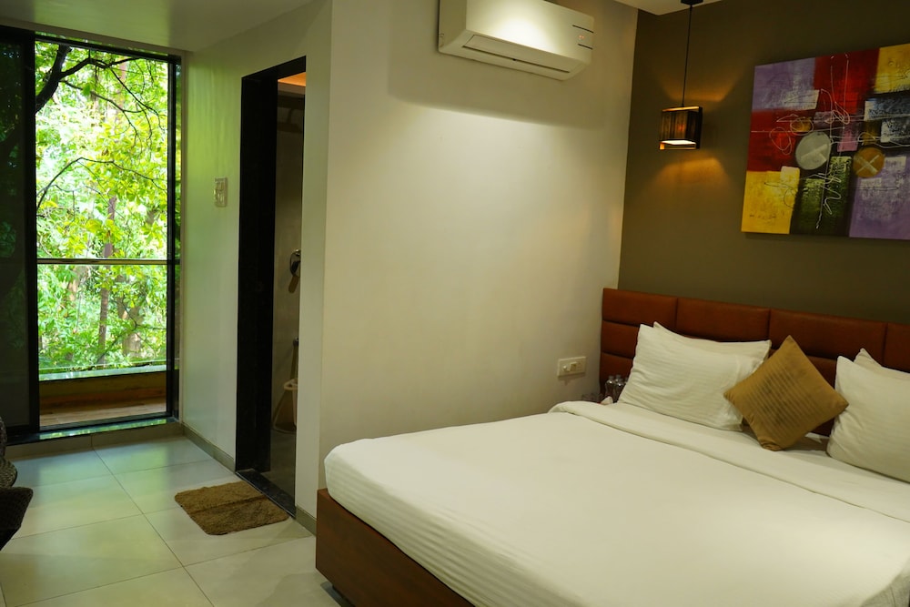 Paramount Riverfront Resort and Spa 5/50