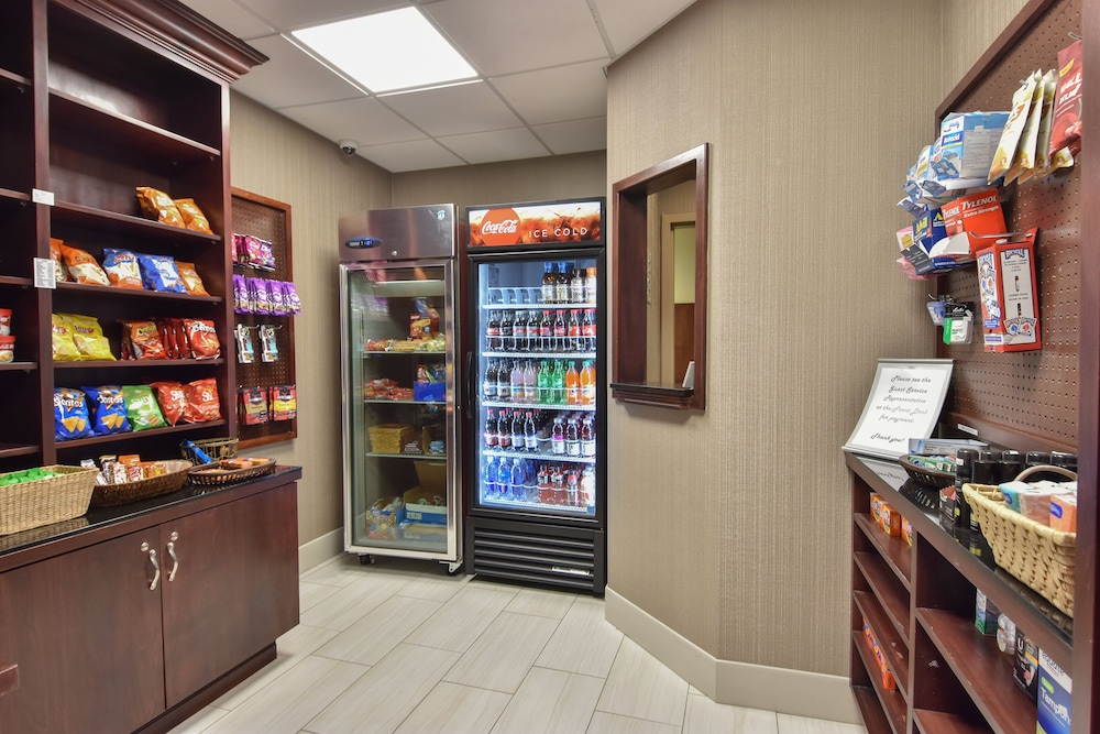 Holiday Inn Express Hotel And Suites Springfield Medical District 26/34