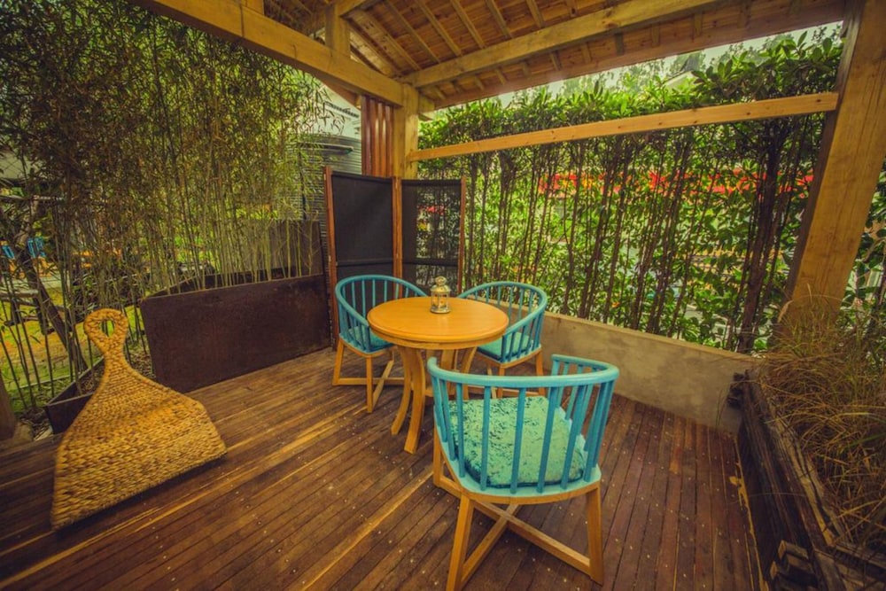 Xihu Memories Tree Hotel 38/50